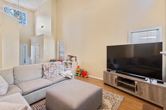 Photo - 2260 Winthrope Way Dr