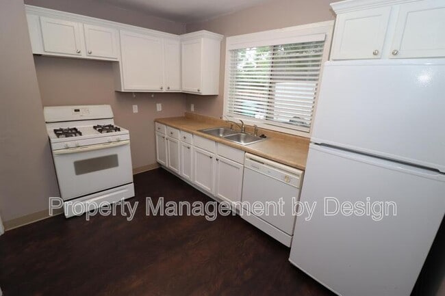 Photo - 919 SW 3rd St