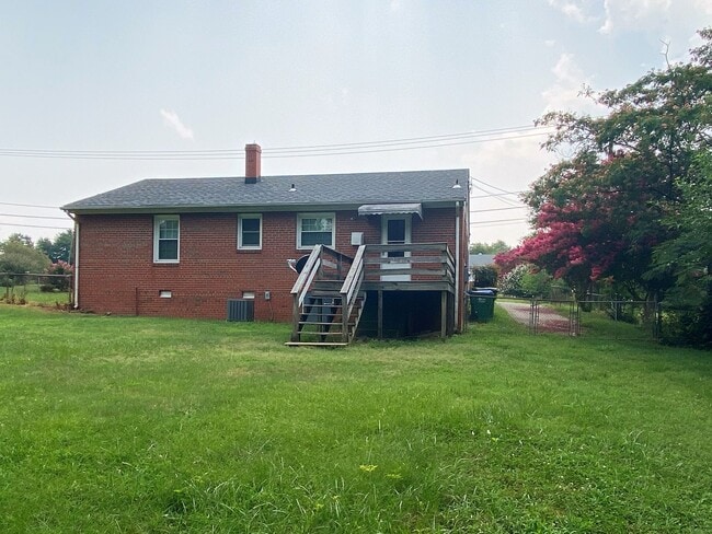 Photo - Brick Rancher Near McGuire Hospital