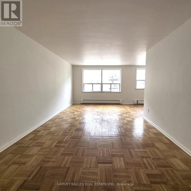 Photo - 1751 Victoria Park Ave Unit 204