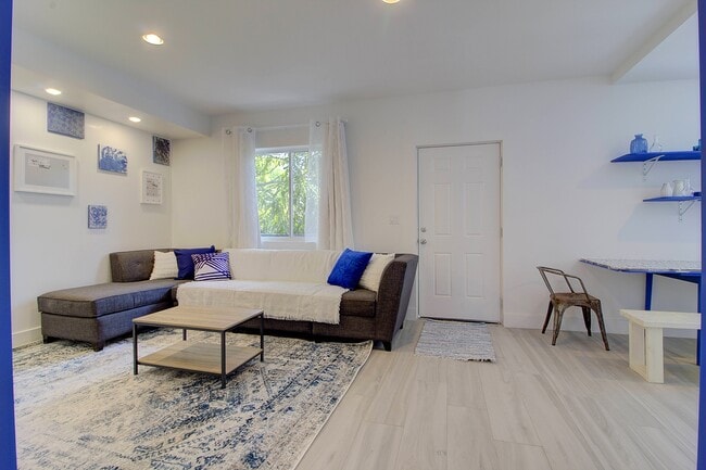 Building Photo - 753 NW 30th St Rental