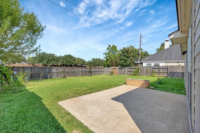 Photo - 3915 Summerfield Dr