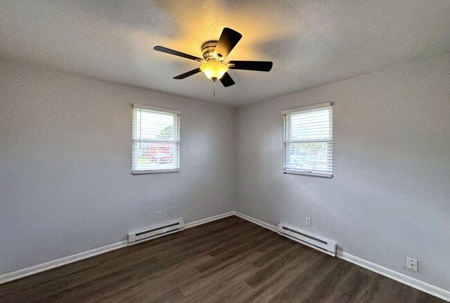 Photo - Charming 2-Bedroom Duplex with Private Yard in Chesapeake