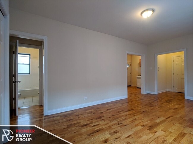 Photo - 3732 N Pine Grove Ave