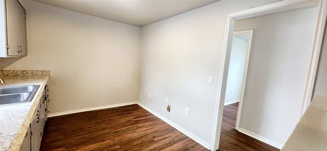 Photo - 136 W Marion St