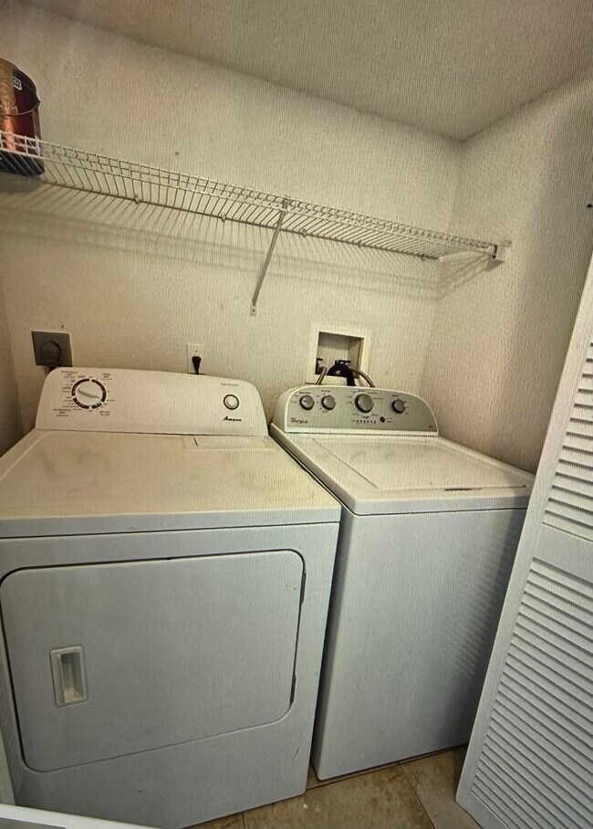 Building Photo - 1661 Balfour Point Dr Unit G