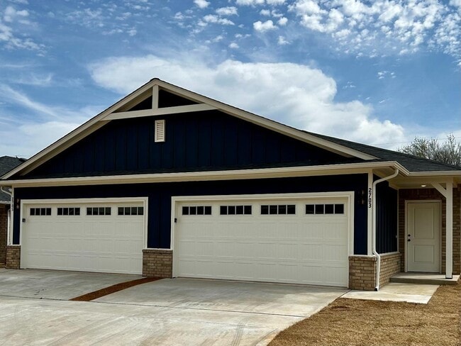 Building Photo - 2741 Belmont Rd