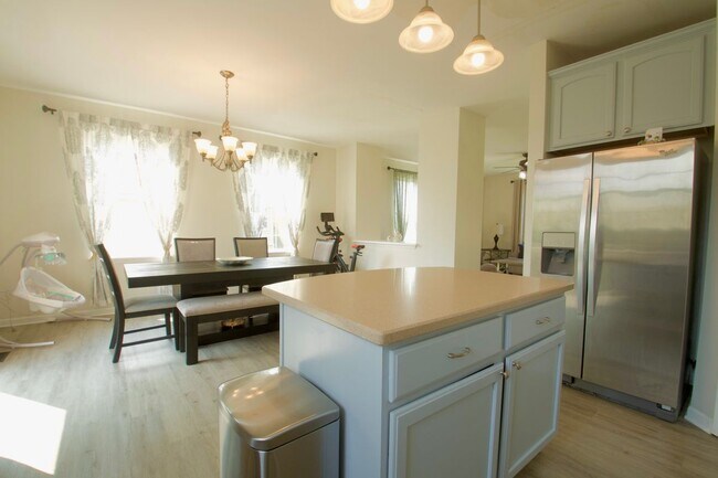 Photo - 3128 Valley Falls St