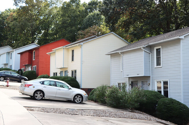 Oak Ridge Duplexes - Oak Ridge Duplexes Apartments