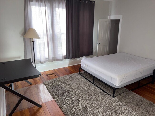 Photo - Cozy 1 Bed,1 Bath partially furnished apartment located in The Heart Of Elizabethtown! Unit 209-B N. MULBERRY