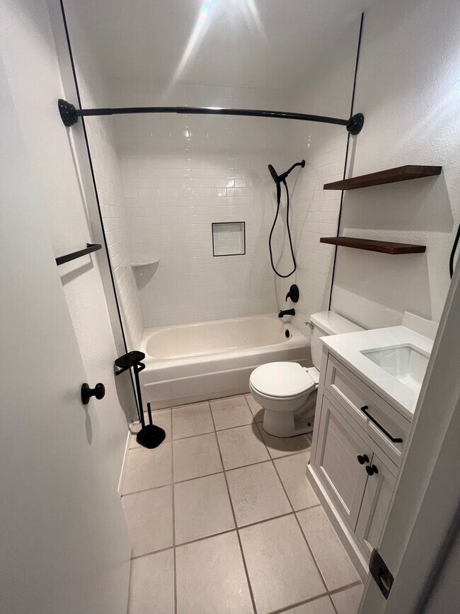 Photo - Upgraded Studio in Heart of San Diego - 2 WEEKS FREE Move in by 3/1/26