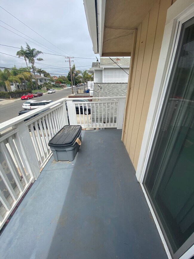 6679 Del Playa Dr Unidad B