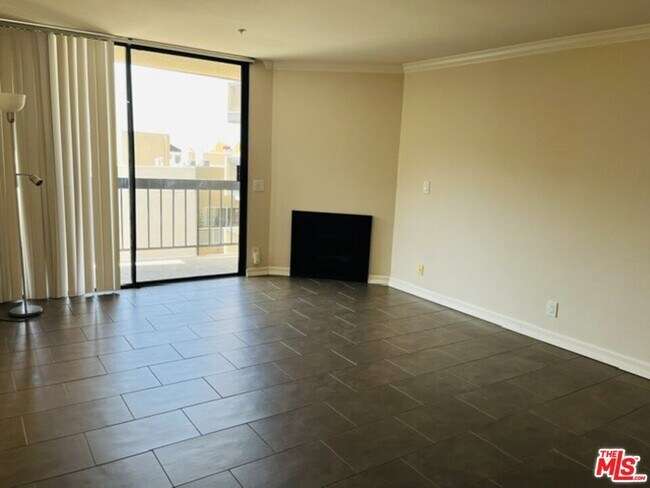 Photo - 7320 Hawthorn Ave Unidad 308