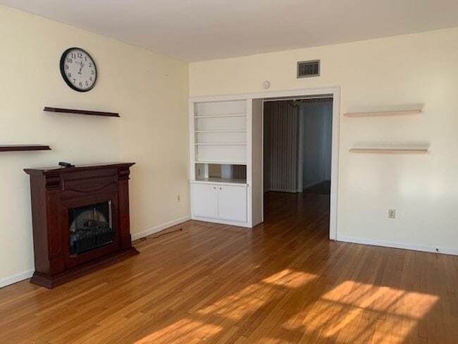 Photo - 207 Diamond Blvd Unit 207 Diamond Blvd. 1L