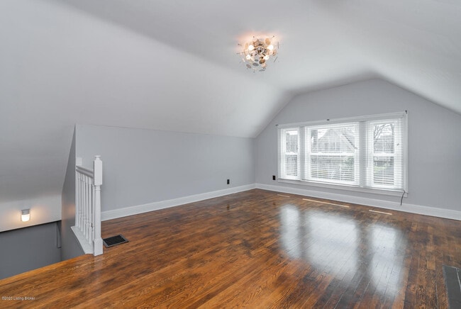 Photo - 2011 Woodbourne Ave Unit 2