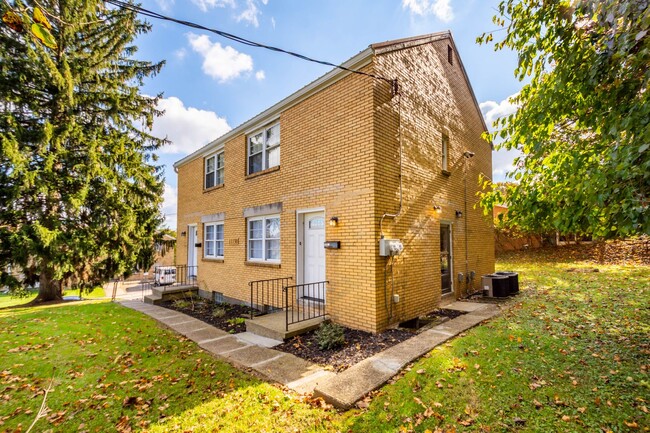Photo - AVAILABLE FOR AUGUST 7TH!! Don't miss this FANTASTIC 1-bedroom in Penn Hills! Unidad 11130 Frankstown Road - 1st Floor