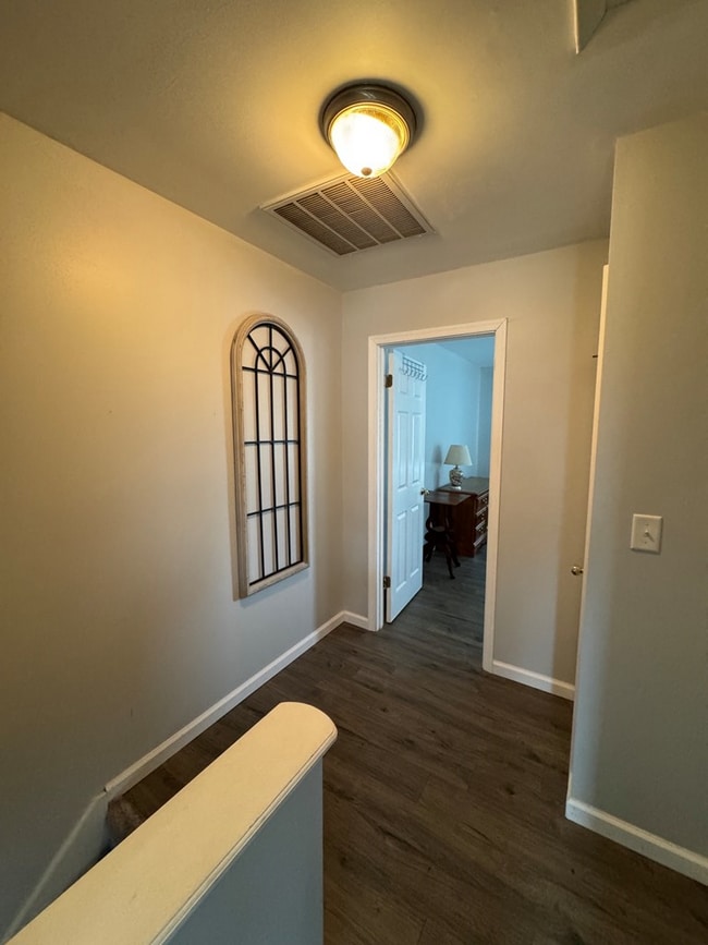 Photo - 7203 Bunting Rd