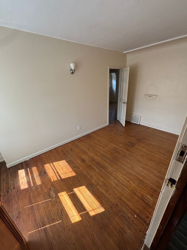 Photo - 2634 Calverton Rd Unidad 2634 Calverton Road Lower