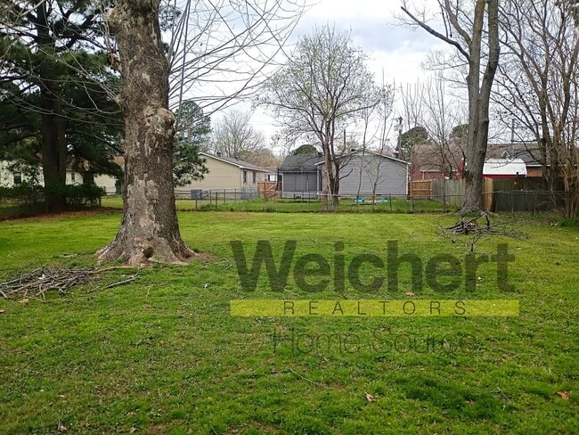 Photo - 3BR Home w/ Garage & Fenced Yard