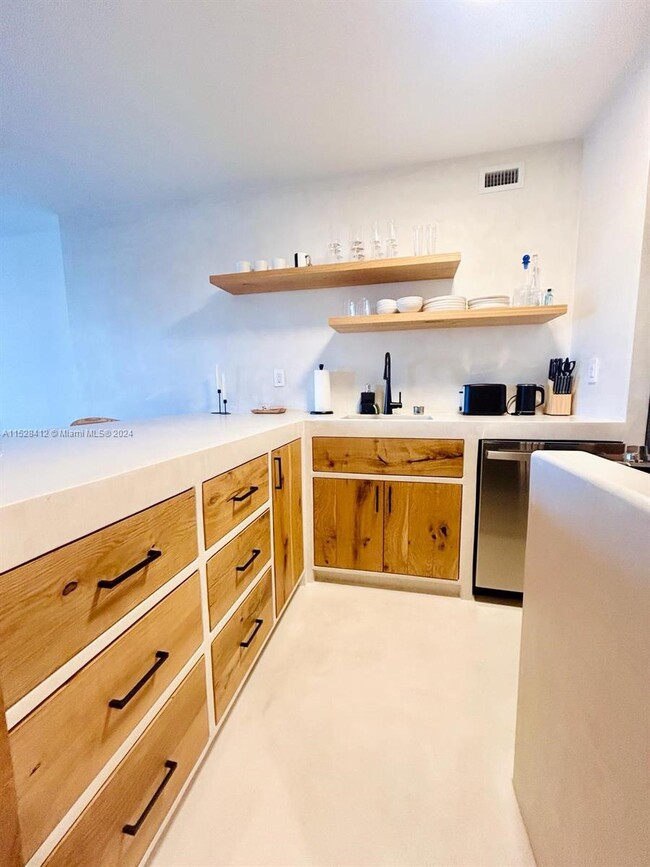 Photo - 100 Lincoln Rd Unit 1543