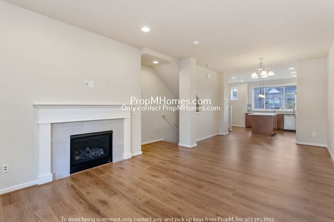 Great Two Bedroom Home In Sherwood! ~Must See The Balcony! - Great Two Bedroom Home In Sherwood! ~Must See The Balcony!