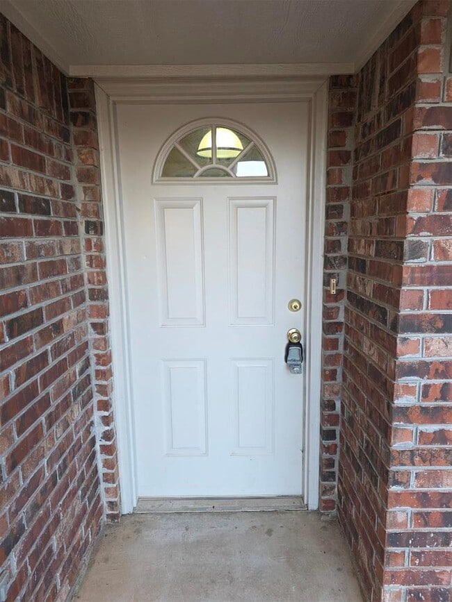 Photo - 1917 Overland Trail