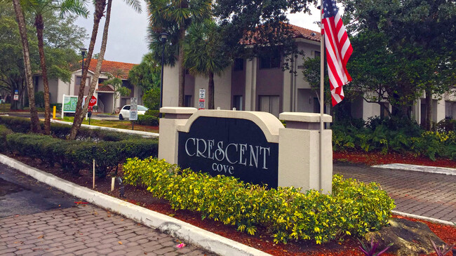 Crescent Cove Apartments - Crescent Cove Apartments