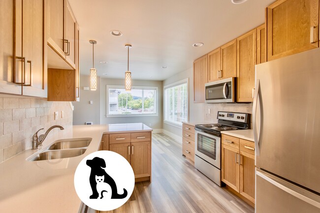 Building Photo - 1410 NW 20th St Unit 102