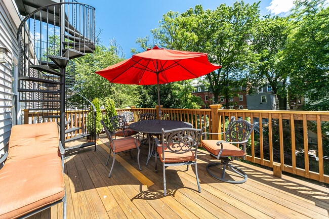 Photo - 619 E 3rd St Unit 3