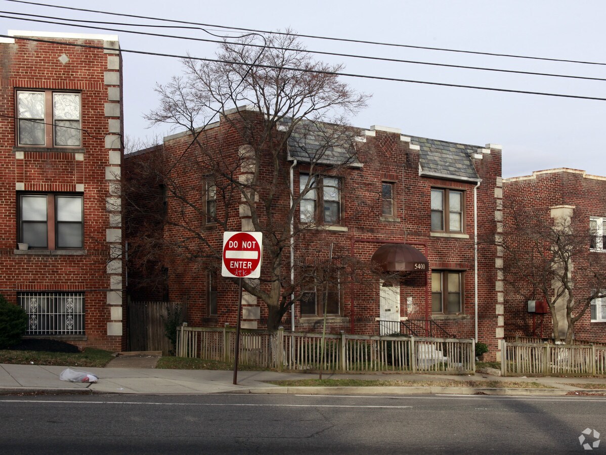 Photo - 5400 1st St NW