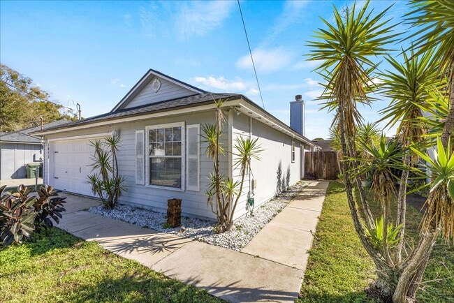 Photo - 1073 Stocks St