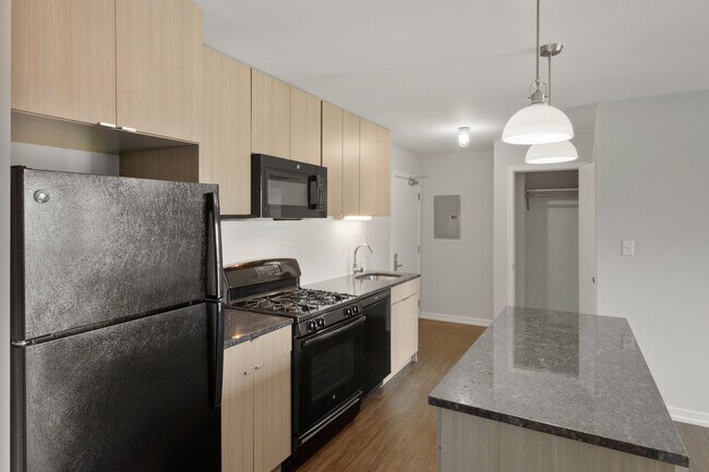 Photo - 5411 N Winthrop Ave