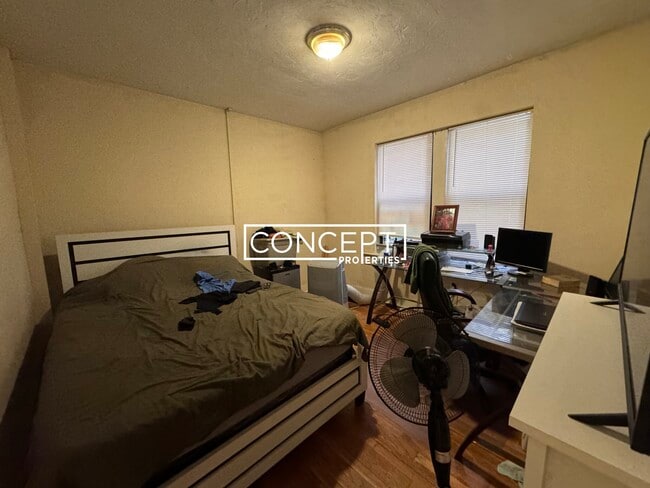 Building Photo - 19 Peterborough St Unit 5CP