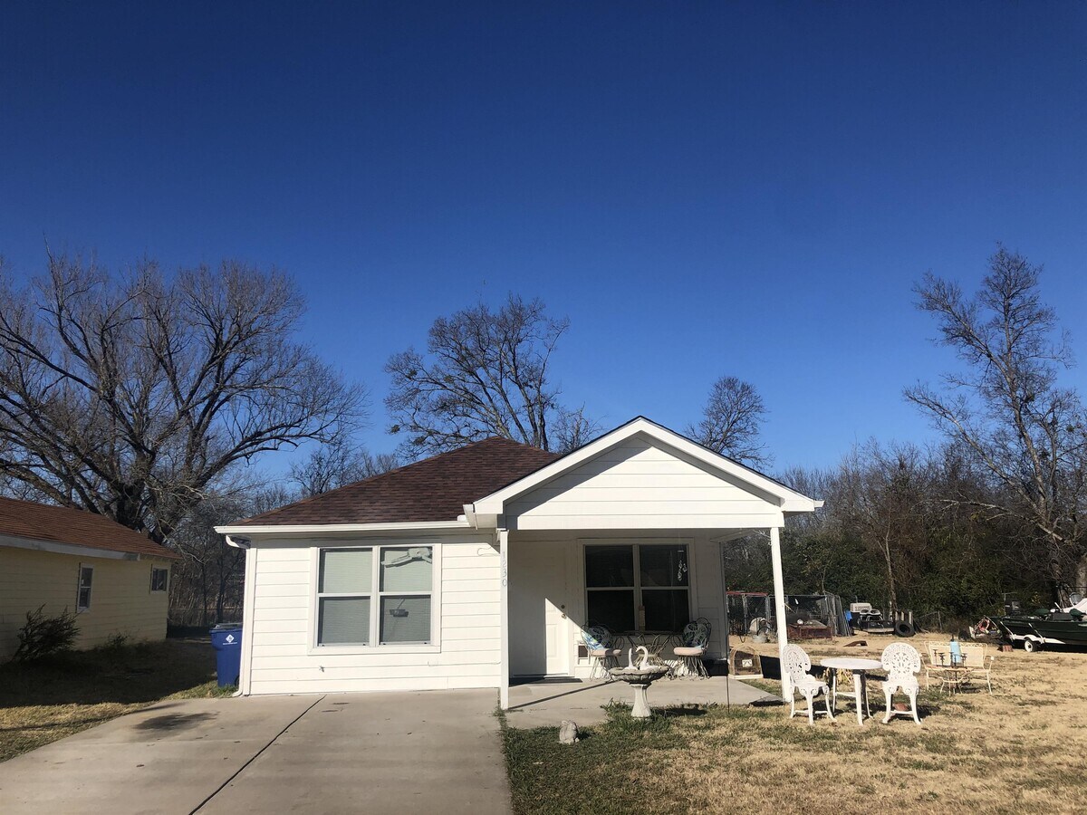 Photo - 1230 Hemphill St