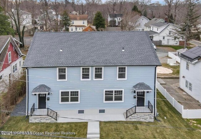 Building Photo - 8 Ravine Dr
