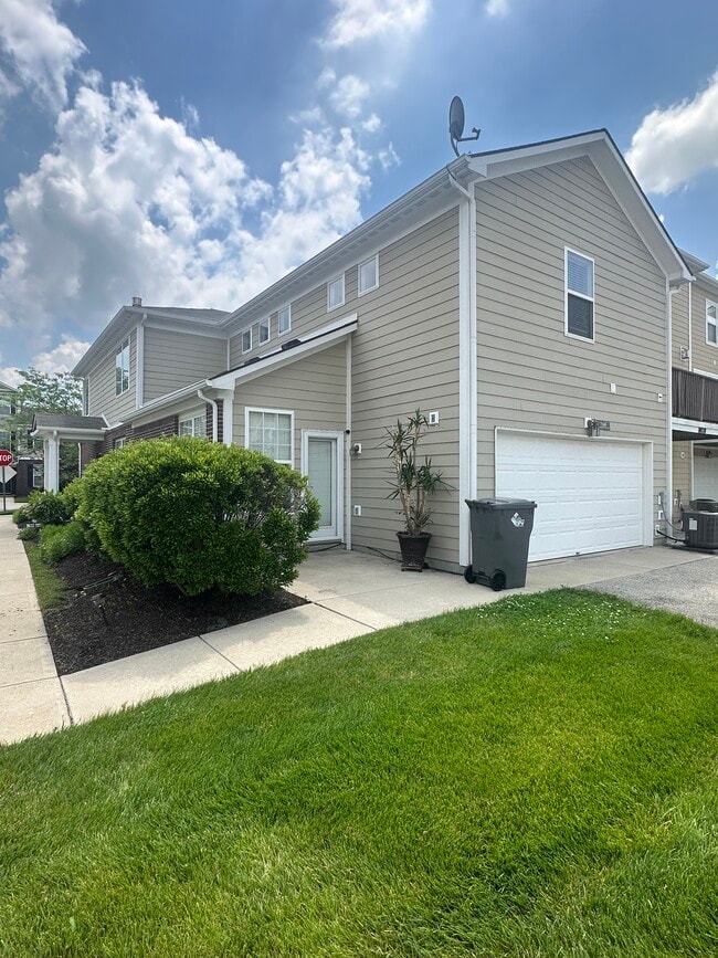 Building Photo - 7168 Marshbury Way
