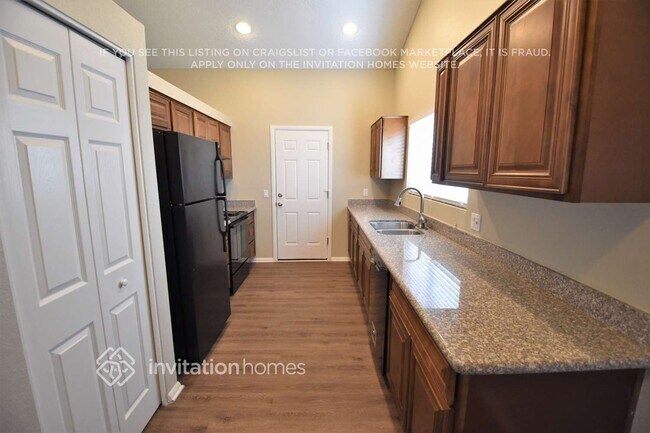 Photo - 652 E Calle Del Norte