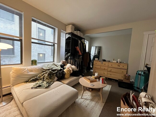 Photo - 843 Beacon St