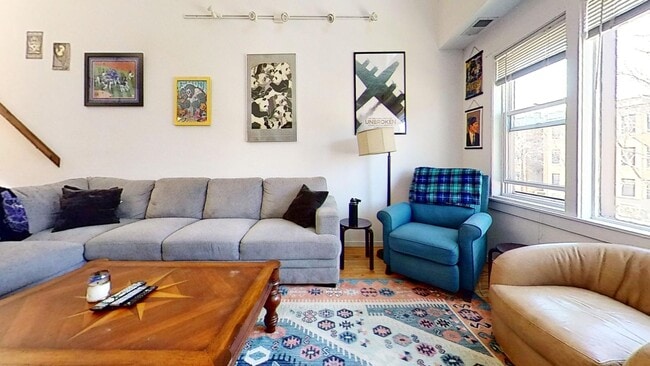 Photo - 2947 N Racine Ave Unidad 2