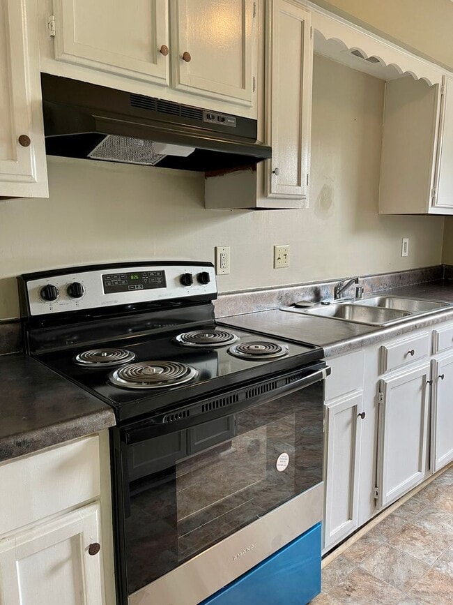 Photo - 3 Bedroom Duplex in Tates Creek!
