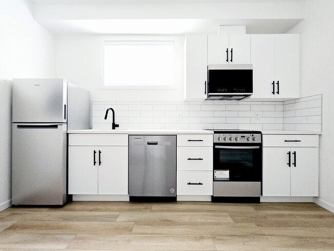 Building Photo - 10050-10115 115 Ave NW Unit 10050 BSMT