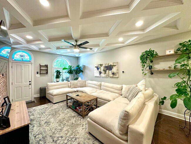 Photo - 271 S East Ave