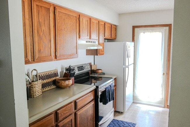 Photo - 3422 West St