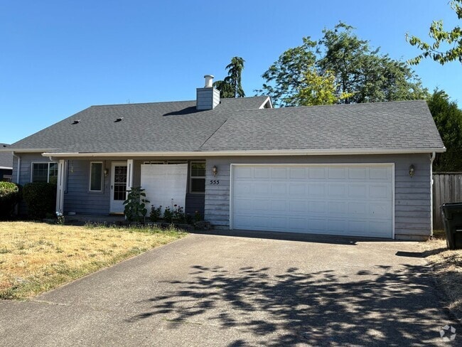 Building Photo - Wonderful home with bonus spaces