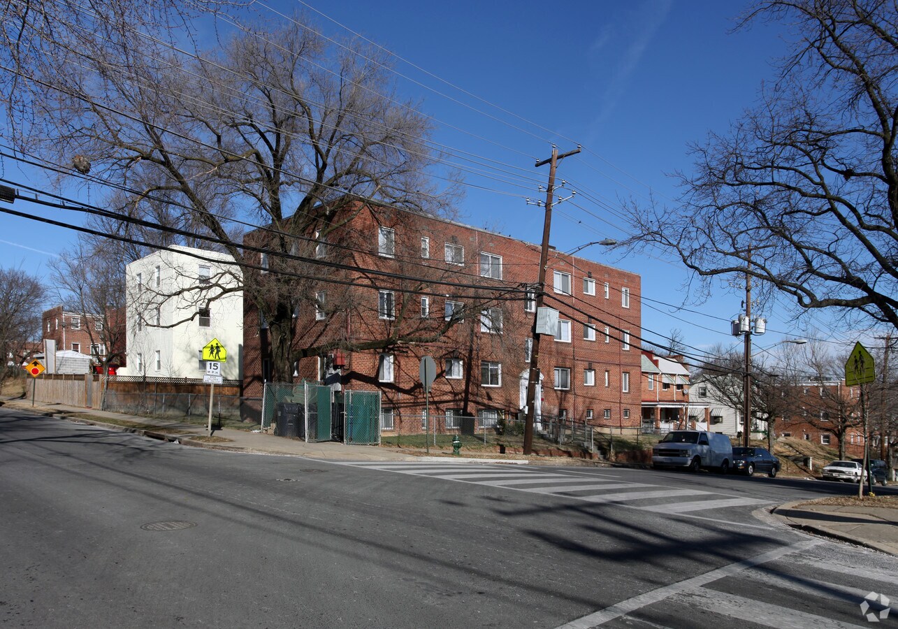 Photo - 400 Chesapeake St SE Apartments