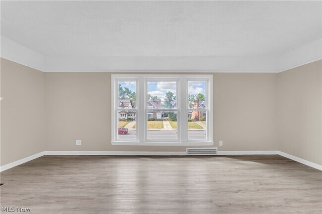 13613 Cedar Rd Unit 2/UP