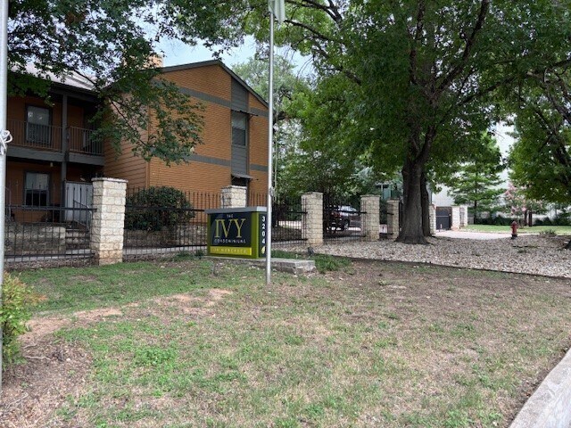 Building Photo - South Lamar and Menchaca Condo Unit 108