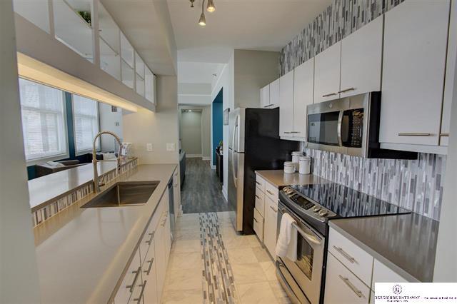 Kitchen - 300 S 16th St Unidad 1001