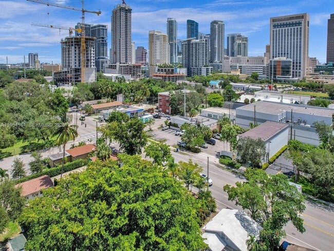 Photo - 615 SW 4th Ave