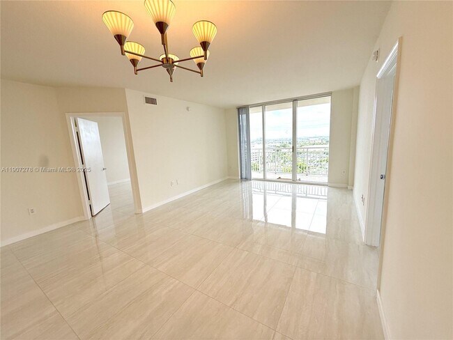 Building Photo - 19501 W Country Club Dr Unit 1410